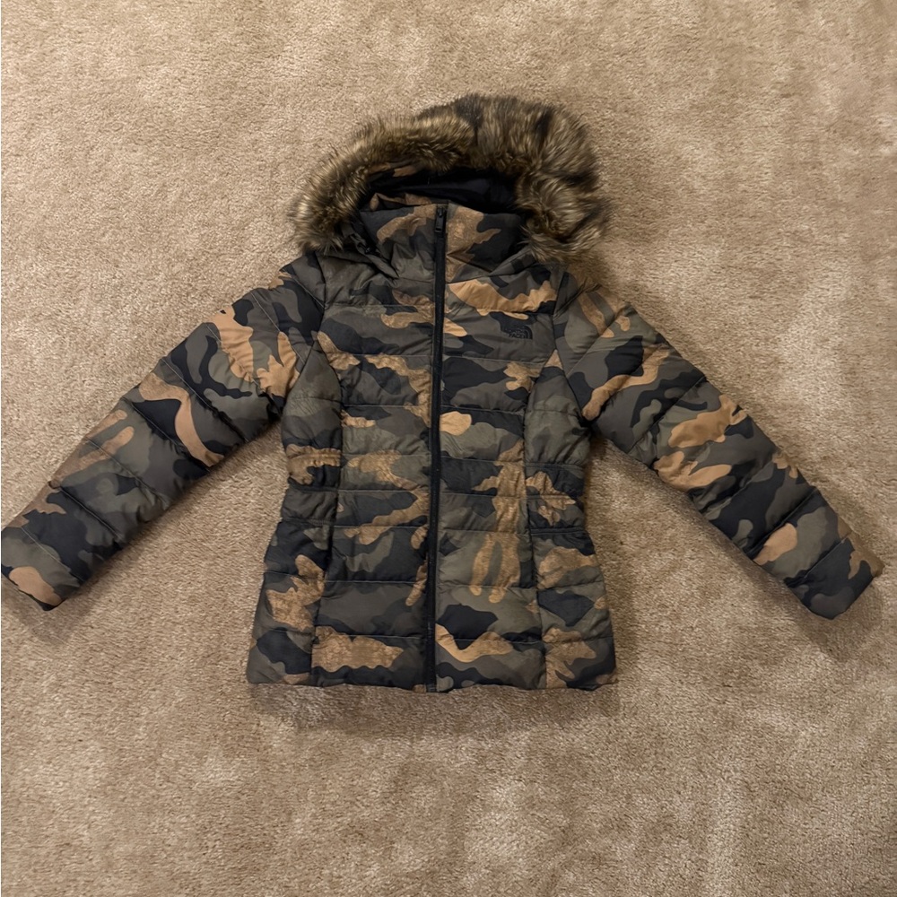 The North Face Camo Puffer Jacket with Fur Trim (Women Small)